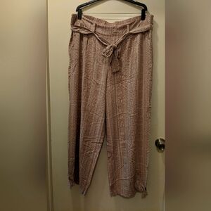 Mauve & White Flowy Pants w/ Pockets